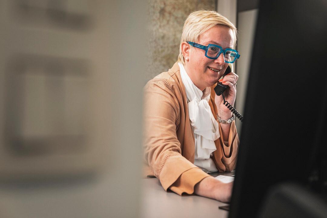 Dispatcher aan de telefoon