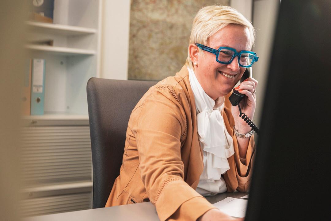 Dispatcher aan de telefoon